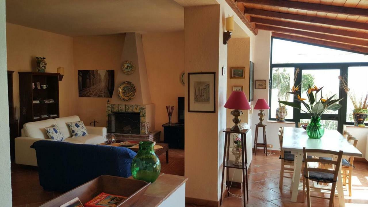 Casa Il Faro Villa Con Piscina カステルモーラ エクステリア 写真