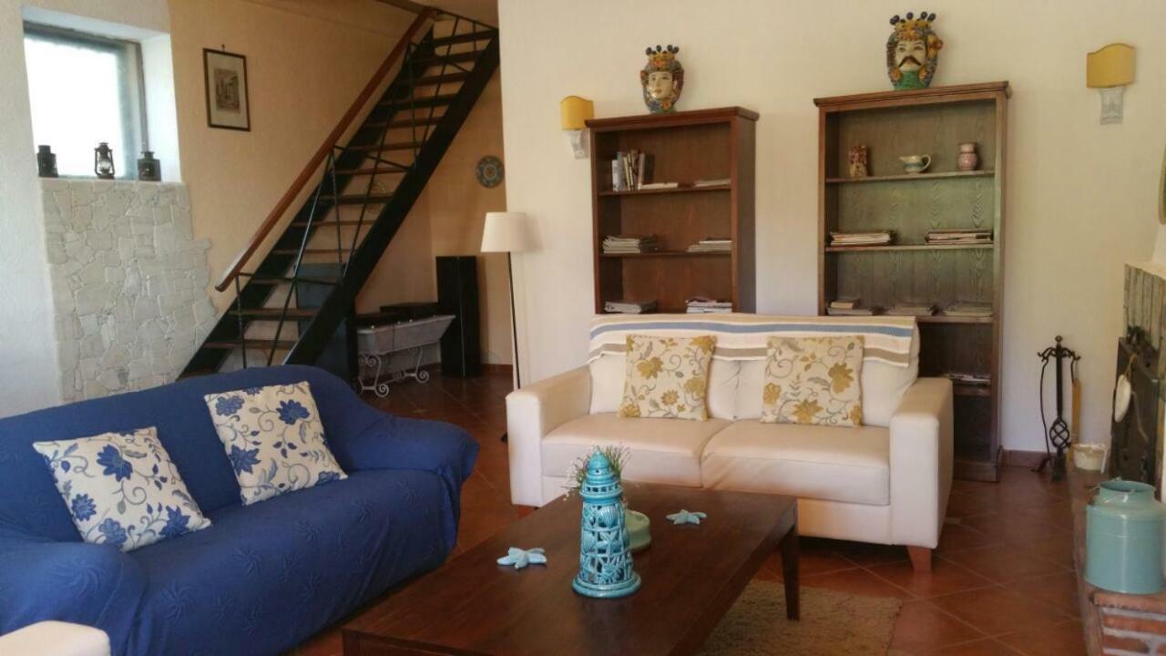 Casa Il Faro Villa Con Piscina カステルモーラ エクステリア 写真